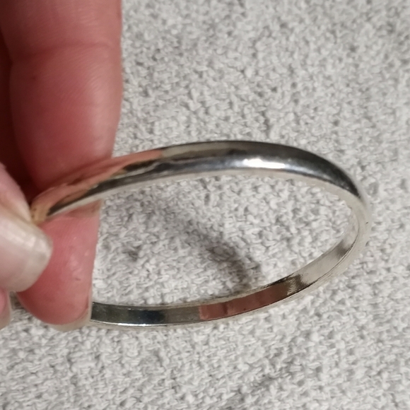 Silvertone plain Bangle bracelet - Picture 3 of 4